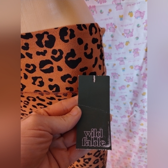 NWT wild fable women's Animal print size medium leggings - Picture 3 of 4